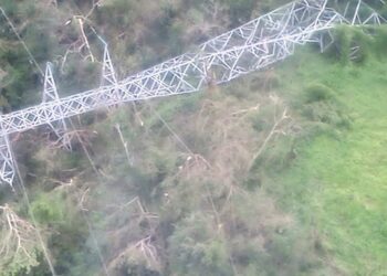 “Otis” deja 58 estructuras eléctricas dañadas en Guerrero