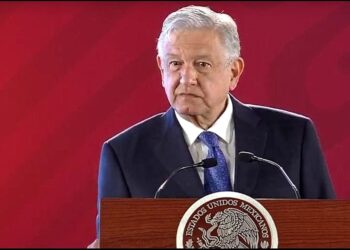 Va AMLO otra vez contra la CRE y la CNH