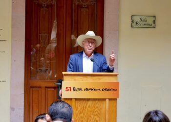 Anuncia Ken Salazar inversión de 2,200 mdd en México