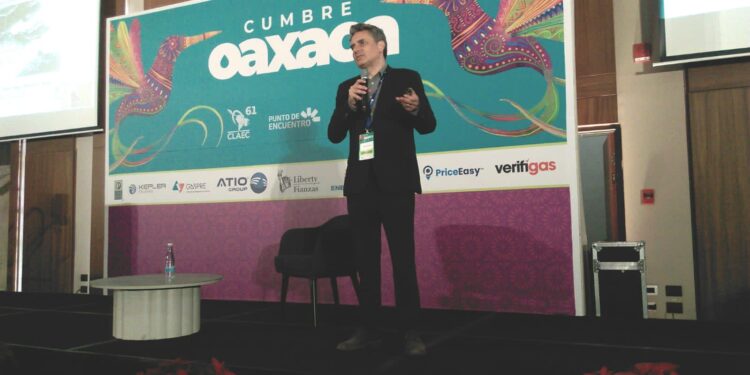 La electrificación no sustituirá a la energía fósil, dijo Guillermo García Alcocer