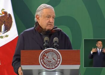 Ahorros por 307 mil millones de pesos por combate al huachicol: AMLO