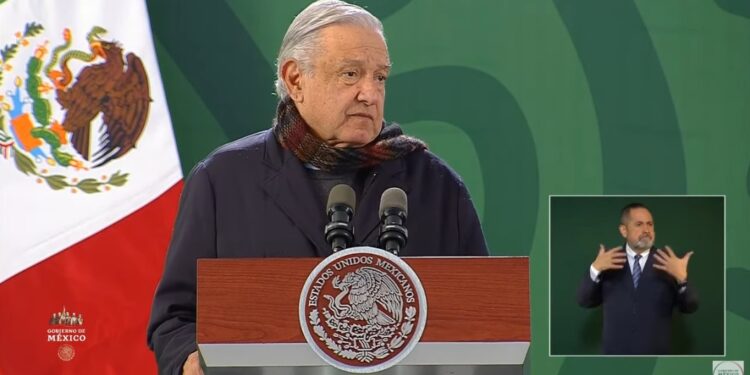 Ahorros por 307 mil millones de pesos por combate al huachicol: AMLO