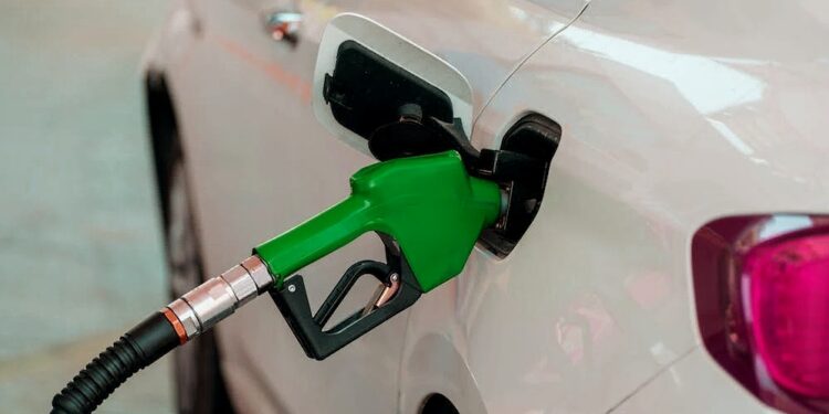 Otorga gobierno primer estímulo fiscal a gasolina Magna