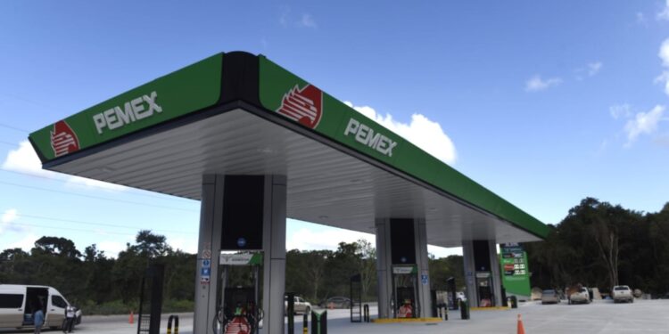 Inaugura AMLO segunda gasolinería del Bienestar