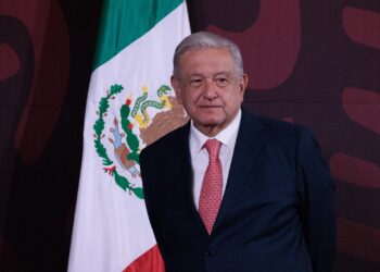Presume AMLO inversión multimillonaria en refinería de Madero que lleva dos meses parada