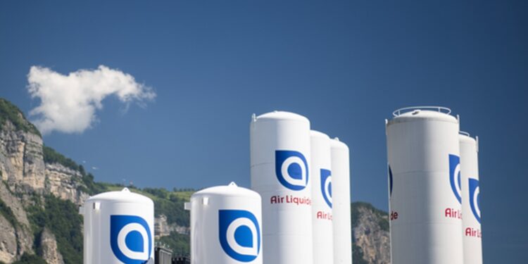 Air Liquide and the Outsourcing of Hydrogen Supply in Pemex Refineries