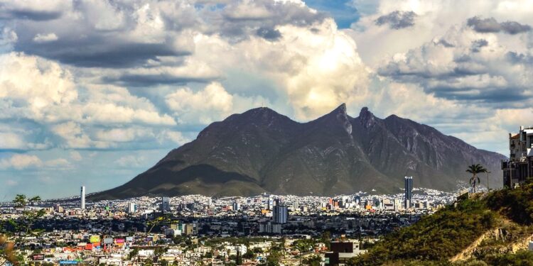 Schneider Electric invierte USD 29 millones en nueva planta de tableros eléctricos en Nuevo León