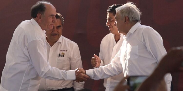Iberdrola entrega 13 plantas de generación al Gobierno Federal