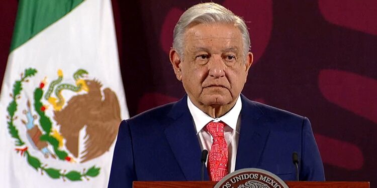 Pidió AMLO a Pemex informar sobre las emisiones de la refinería de Cadereyta