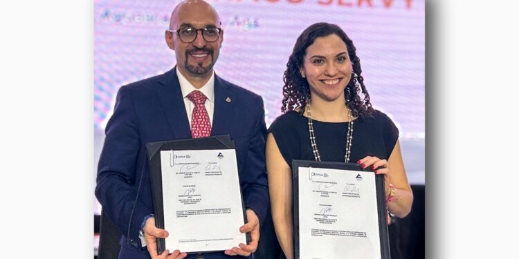 Cofece y Concanaco-Servitur firman convenio para impulsar la competencia económica