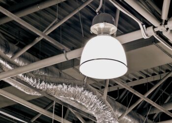 Ven ahorros de hasta 70% en energía eléctrica en industria con iluminación LED