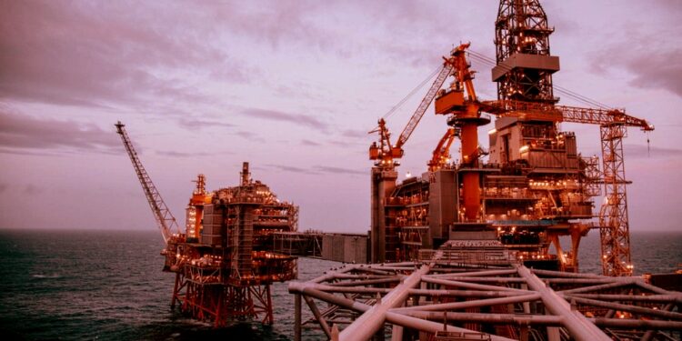 Ascienden inversiones privadas a 4,175 millones de dólares para 2024 en hidrocarburos: Sener