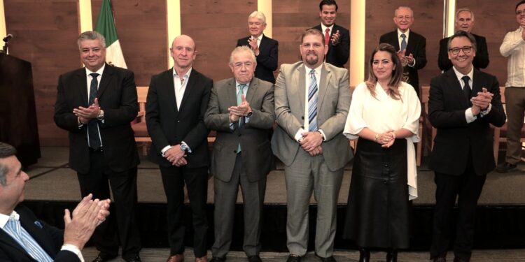 El nuevo Consejo de la AMDE inicia con el pie derecho, con Foro para Mujeres Líderes del Sector Energético