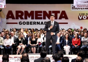 Promete Alejandro Armenta construir fábrica de paneles solares en Puebla