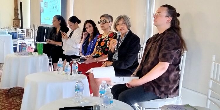 Presentan análisis de las propuestas en materia energética de candidatos