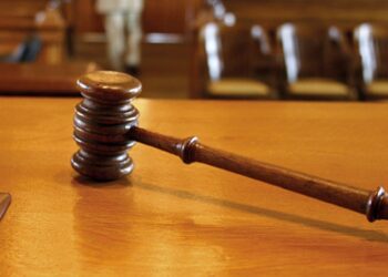 Aprueba Morena en Comisiones iniciativa para quitarle dientes al juicio de amparo