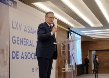 Compromete Marcelo Ebrard 80 GW en renovables para 2030