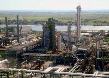 Comprará Pemex TRI catalizadores sin evaluación del IMP