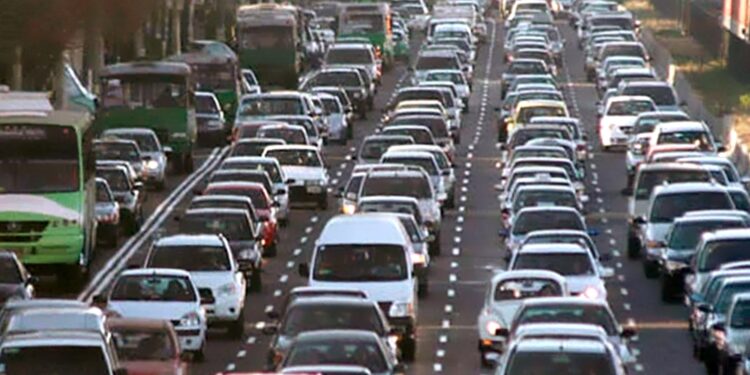 Por tercera semana, automovilistas pagarán completo el IEPS