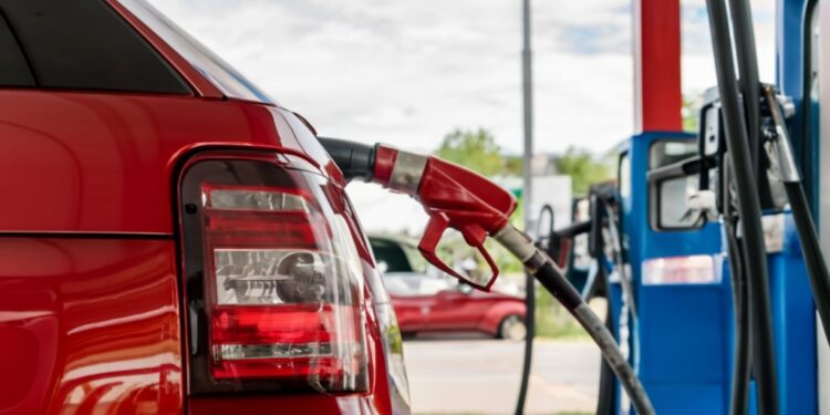 Otorga Hacienda muy modesto descuento a gasolina tipo Magna