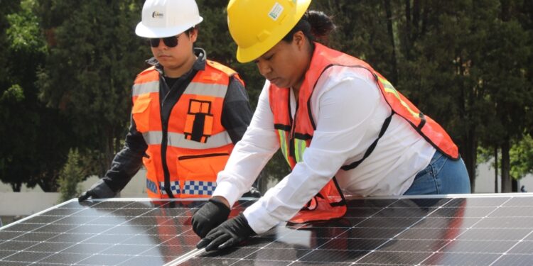 Espera Puebla emitir 111 certificaciones de competencia en instalaciones fotovoltaicas