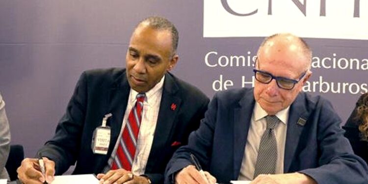 Reconoce Centro de Derecho de la Universidad de Houston labor de la CNH