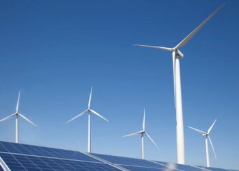Sin cambios en la política energética, energías solar y eólica alcanzarán 23 % de participación en 2026