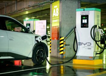 Inauguran VEMO y BYD estación de recarga para vehículos eléctricos en Polanco CDMX