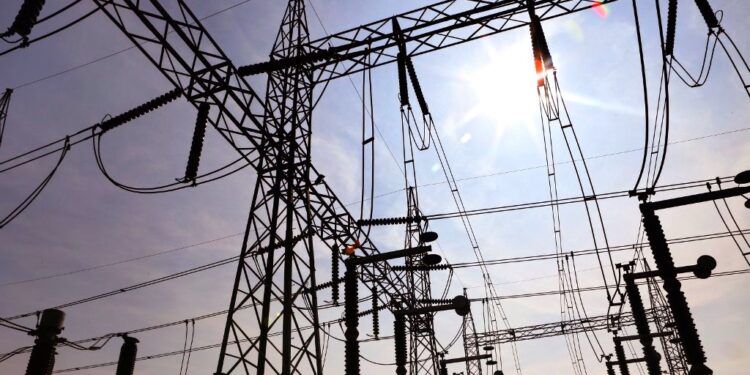 Falta de inversión en generación y transmisión, motivo de apagones