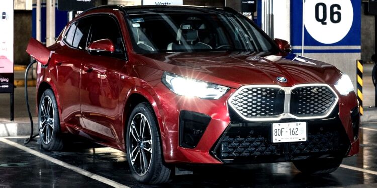 Instalarán VEMO y BMW 144 puntos de recarga públicos para autos eléctricos