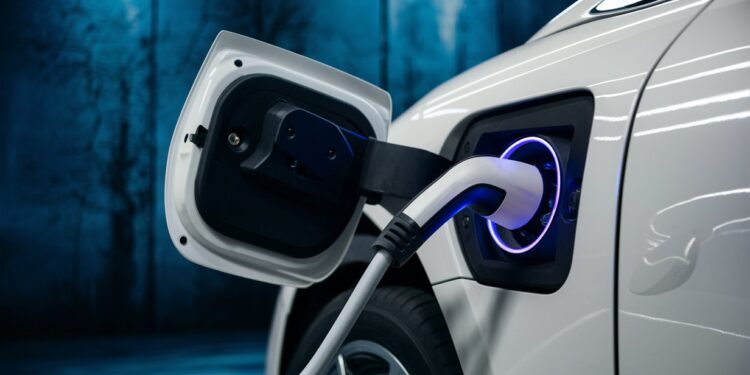 Para 2030 estarán instalados 25,000 puntos de recarga para autos eléctricos