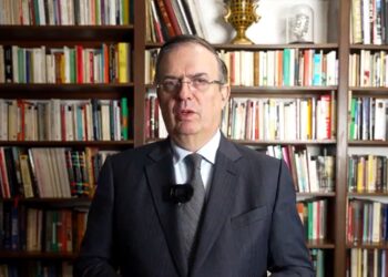 Ebrard respalda inversiones; Texas ofrece seguridad jurídica a quienes salgan de México