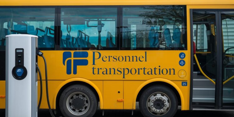 Publica la CRE normatividad en materia de electromovilidad