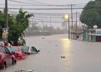 Por seguridad, más de 44 mil usuarios sin electricidad en Acapulco ante el paso de “John”
