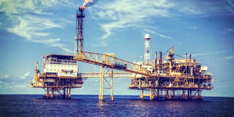 Paga industria petrolera apenas 28 % de lo esperado por Hacienda en agosto