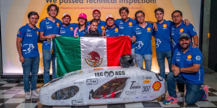 En Tercer lugar escudería Borregos del Tec de Monterrey, Aguascalientes, en el Shell Eco-Marathon
