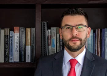 Juan F. Valerio Méndez, nuevo titular de la Cofece