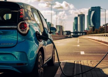 Anuncia Sheinbaum que México producirá auto eléctrico “Olinia”