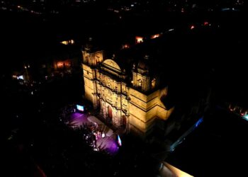 Iluminan Gobierno de Oaxaca e Iberdrola México Catedral Metropolitana