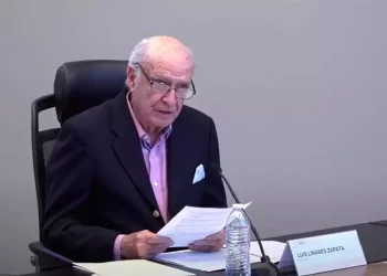 Renuncia comisionado de la CRE por terminación de mandato de AMLO