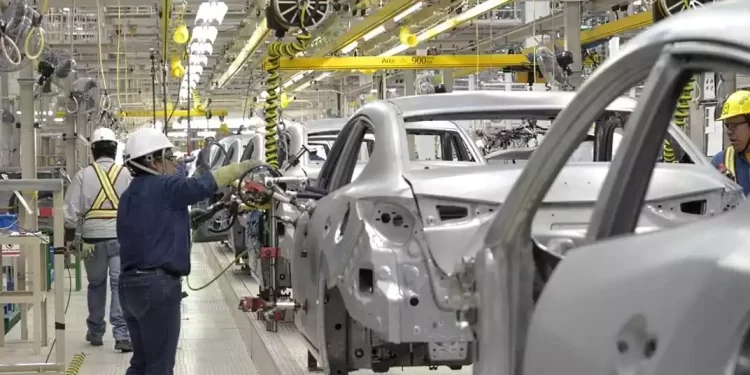 Aumentó 5.5 % producción de vehículos ligeros