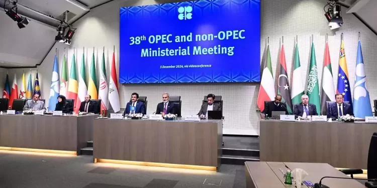 Extiende OPEP+ recortes de producción de 2.2 mmbd hasta finales de marzo 2025