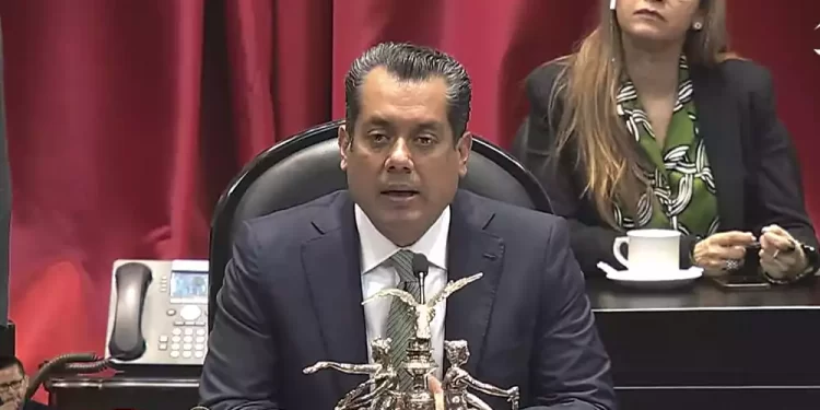 Diputados hacen declaratoria de extinción de organismos autónomos