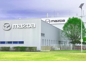 Reconsidera Mazda invertir en México ante amenazas de Trump
