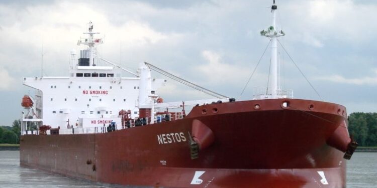 Pemex debe informar sobre regalo de petróleo a Cuba, ordena el INAI