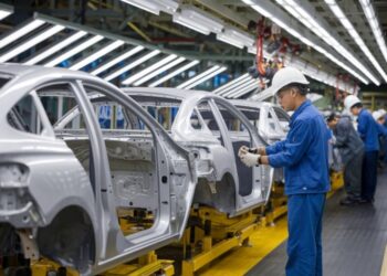 Armadoras cierran 2024 con aumento de 5.5 % en producción de vehículos ligeros