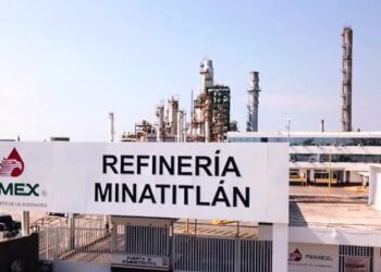 Pemex vende menos combustóleo en México