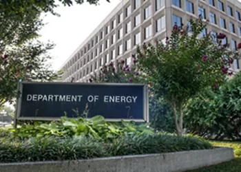 Congela Trump presupuesto de 50,000 millones de dls del Departamento de Energía