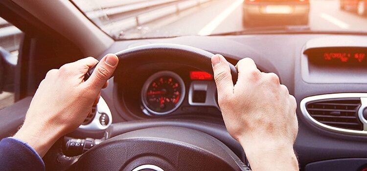 Baja Hacienda el apoyo fiscal a gasolinas para este puente