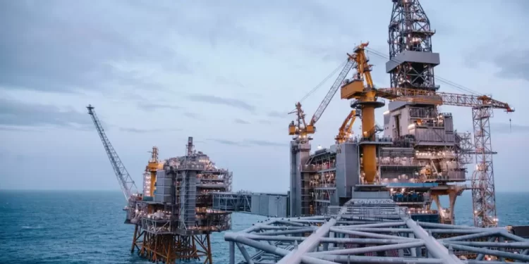 Inversión aprobada a petroleras supera los 45 mil millones de dls para 30 años